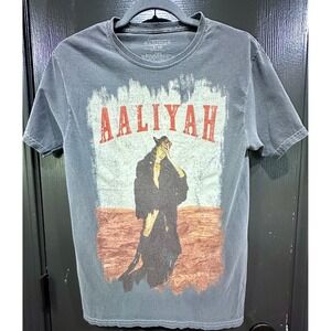 Aaliyah Graphic T Shirt Womens Small Gray Vintage Style Rap Tee